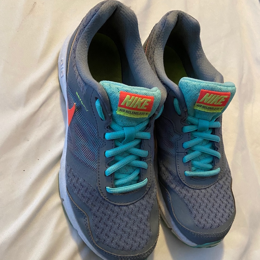 Nike tennis shoes
